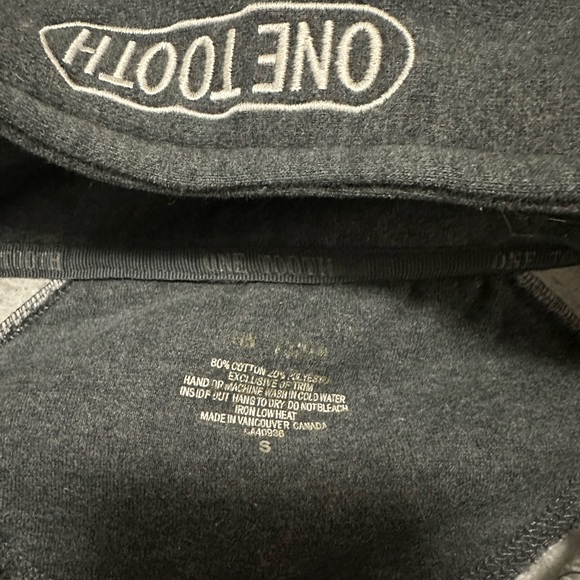 ONE TOOTH hoodie. - Picture 3 of 3